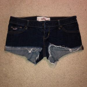 women’s dark wash hollister jean shorts size 25